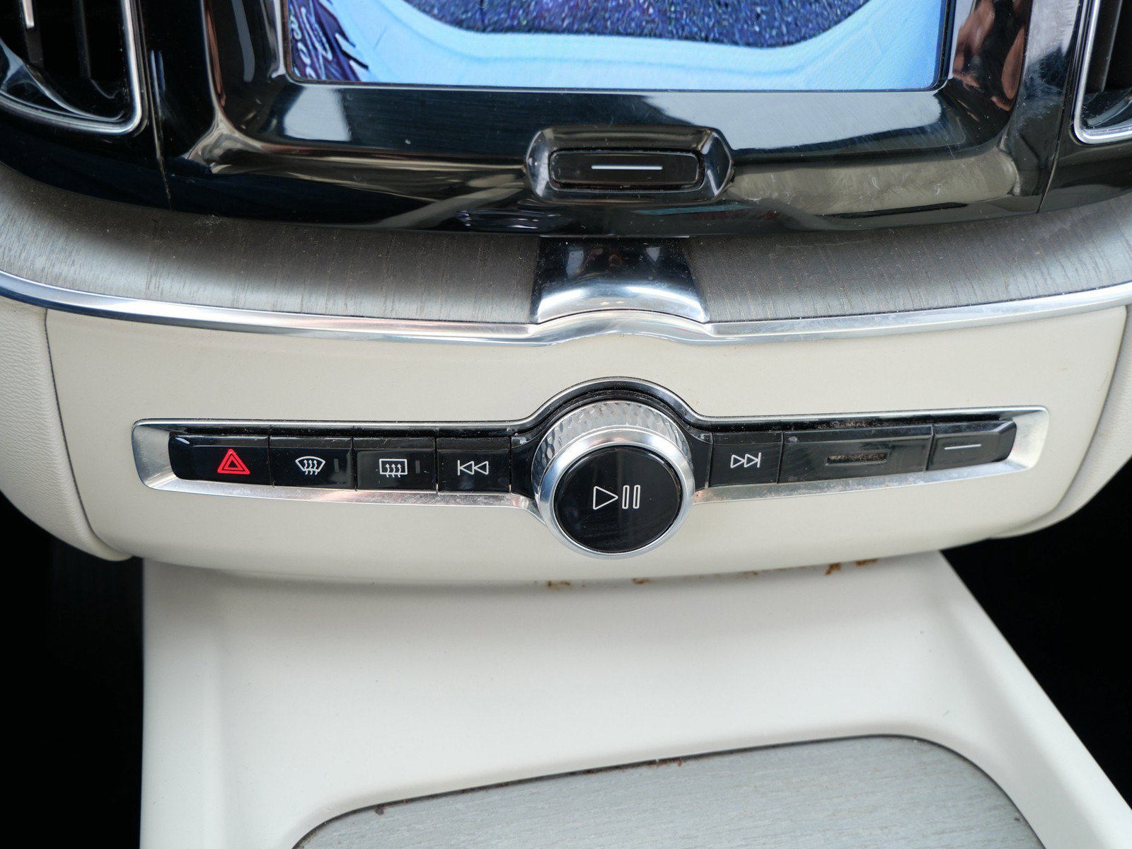 Certified 2023 Volvo XC60 T8 Ultimate w/ Climate Package AWD/4WD image 20