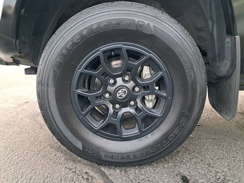 Used 2022 Toyota Tacoma TRD Sport image 10