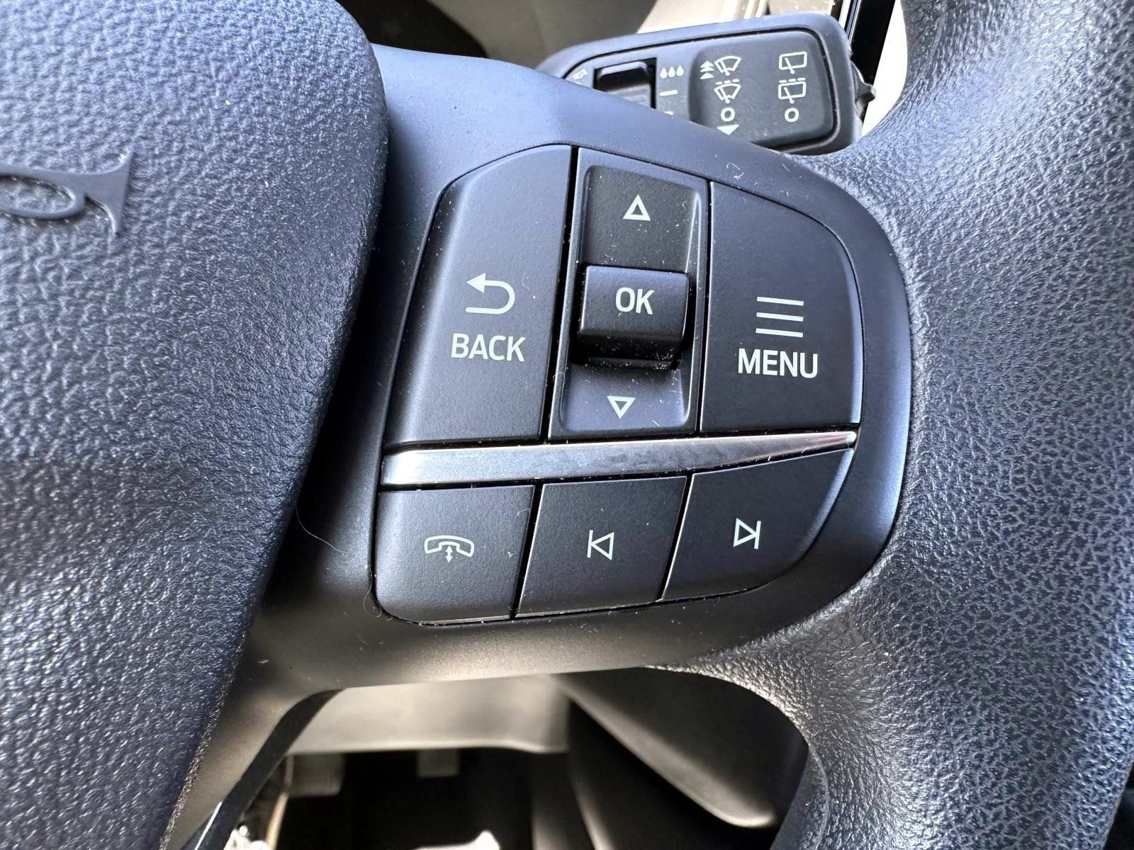 Used 2025 Ford Escape Active w/ Tech Pack #1 AWD/4WD image 17