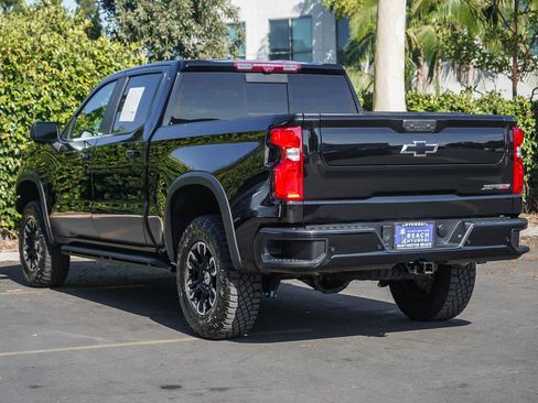 Used 2024 Chevrolet Silverado 1500 ZR2 w/ Technology Package AWD/4WD image 4