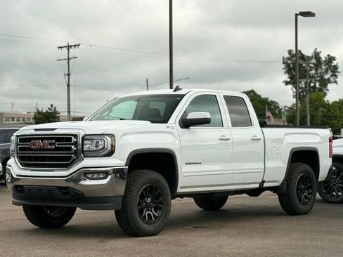 Used 2017 GMC Sierra 1500 SLE w/ SLE Value Package AWD/4WD image 39