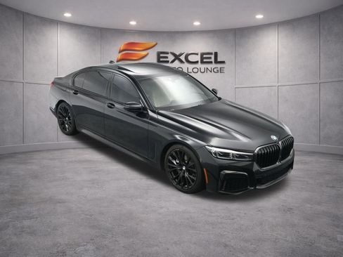 Used 2022 BMW 740i w/ M Sport Package RWD image 72