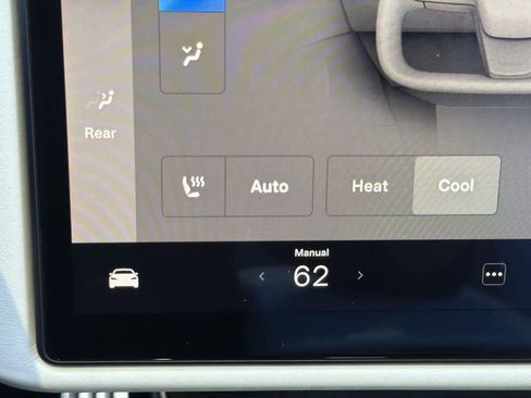 Used 2023 Tesla Model S image 22