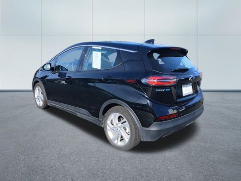 Used 2022 Chevrolet Bolt LT w/ Driver Confidence Package FWD image 3