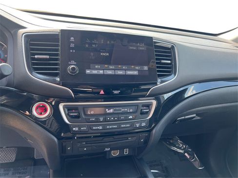 Used 2022 Honda Pilot Touring image 15