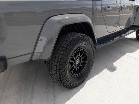 Used 2022 Jeep Gladiator Overland AWD/4WD image 10