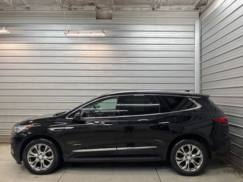 Used 2018 Buick Enclave Avenir w/ Avenir Technology Package AWD/4WD image 10