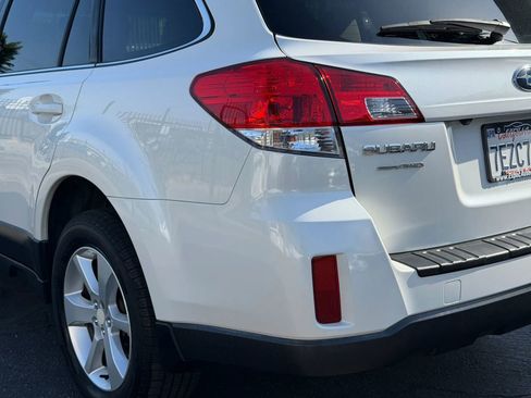 Used 2014 Subaru Outback 2.5i Premium AWD/4WD image 25