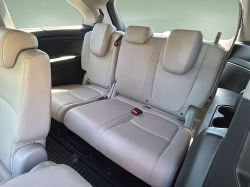 Used 2023 Honda Odyssey Touring image 34