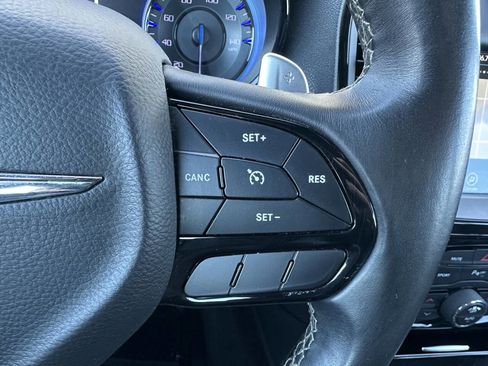 Used 2018 Chrysler 300 S w/ 300S Premium Group AWD/4WD image 21