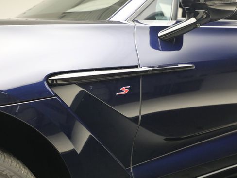 New 2026 Aston Martin DBX S image 41