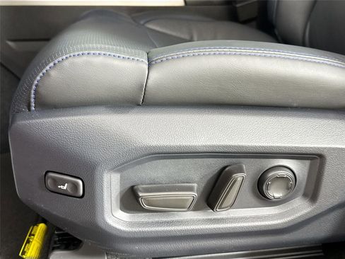 New 2026 Toyota Tundra Platinum AWD/4WD image 32