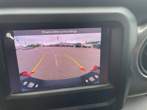 Used 2022 Jeep Gladiator Sport AWD/4WD image 36