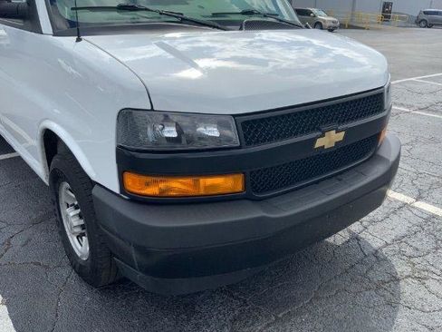 Used 2019 Chevrolet Express 2500 w/ Driver Convenience Package RWD image 10