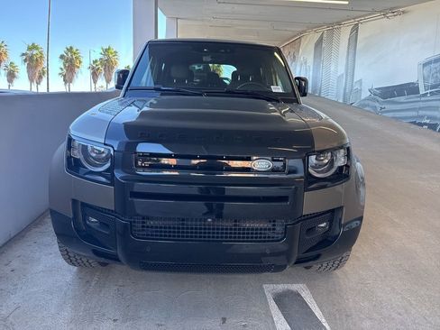 Used 2025 Land Rover Defender 110 X image 2