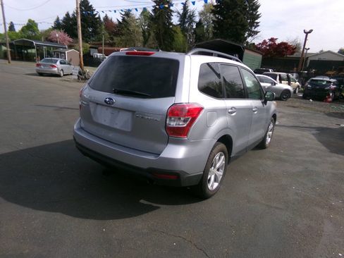 Used 2014 Subaru Forester 2.5i Premium w/ All-Weather Package image 4