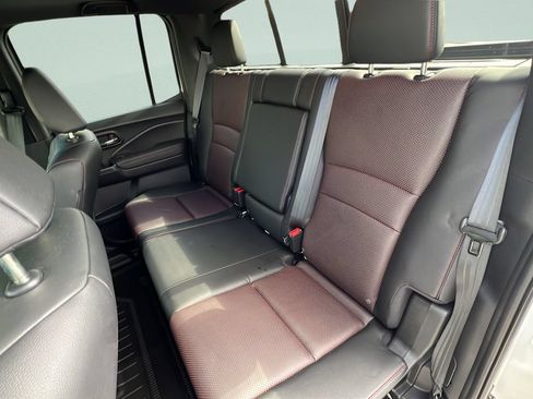Used 2025 Honda Ridgeline Black Edition image 10