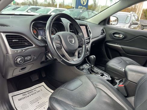Used 2019 Jeep Cherokee Limited image 12