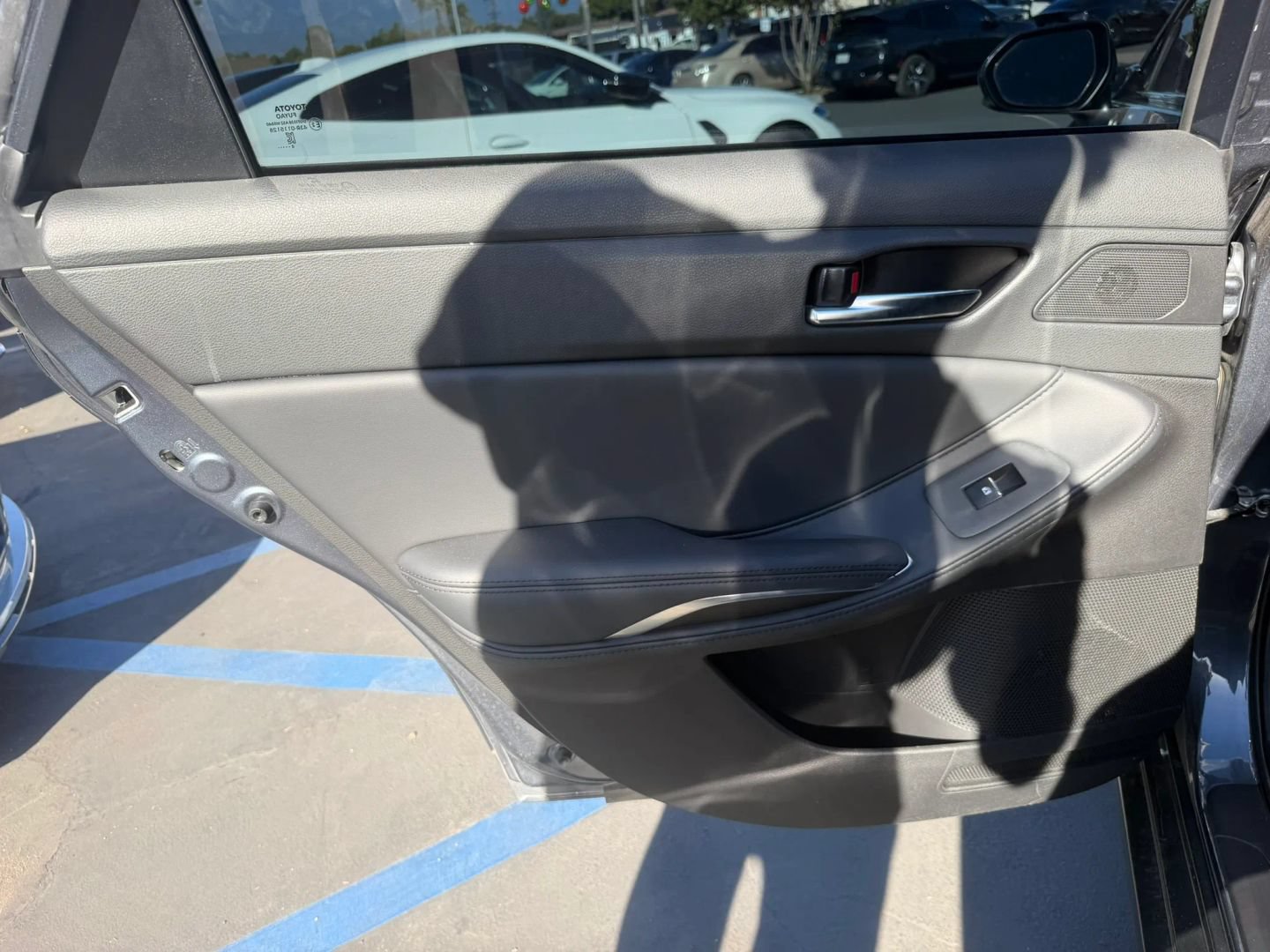 Used 2021 Toyota Avalon XLE FWD image 25