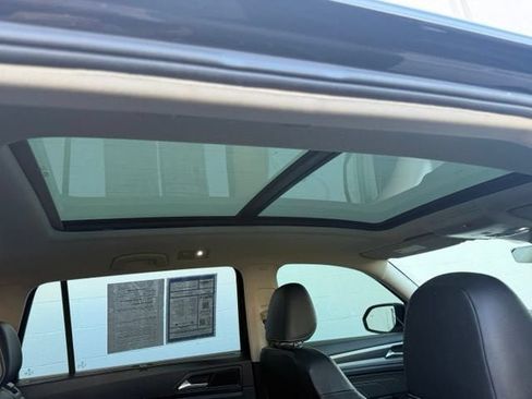 Used 2022 Volkswagen Atlas SEL R-Line AWD/4WD image 15