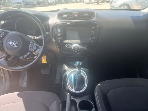Used 2019 Kia Soul w/ Option Group 020 FWD image 9