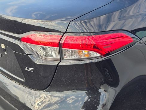 Used 2025 Toyota Corolla LE FWD image 12