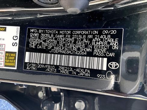 Used 2021 Toyota Corolla LE w/ Carpet Mat Package (TMS) FWD image 31