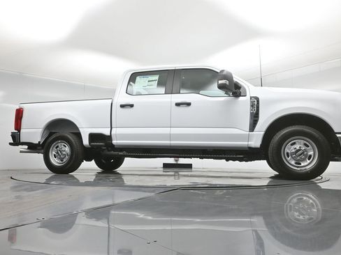 New 2026 Ford F250 XL w/ XL Chrome Package image 3