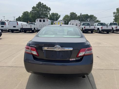 Used 2011 Toyota Camry XLE w/ XLE Extra-Value Pkg #2 FWD image 3