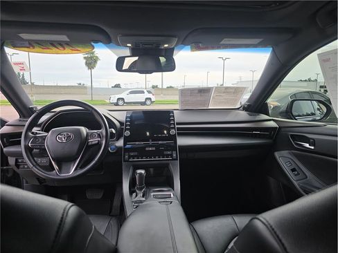 Used 2020 Toyota Avalon XLE w/ Moonroof Package FWD image 11