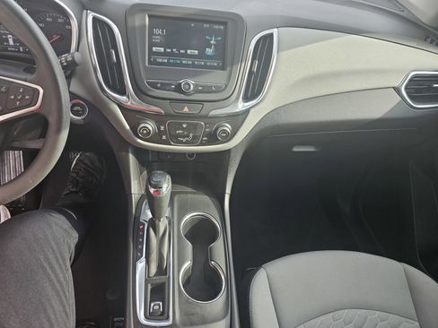 Used 2018 Chevrolet Equinox LS image 20
