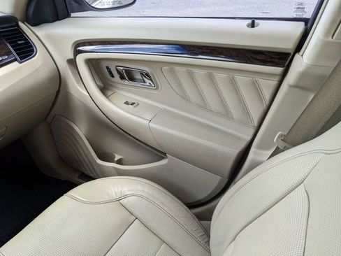 Used 2018 Ford Taurus Limited FWD image 17