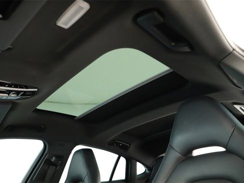 Used 2021 Porsche Panamera 4S image 25