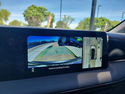Used 2025 Nissan Kicks SR FWD image 32
