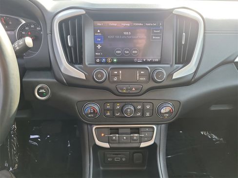Used 2023 GMC Terrain SLT image 15