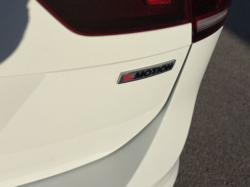 Used 2020 Volkswagen Tiguan SE w/ Panoramic Sunroof Package image 10