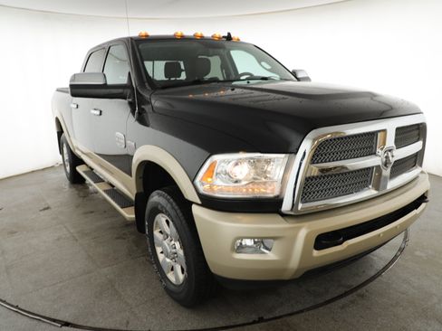Used 2015 RAM 3500 Laramie Longhorn AWD/4WD image 3
