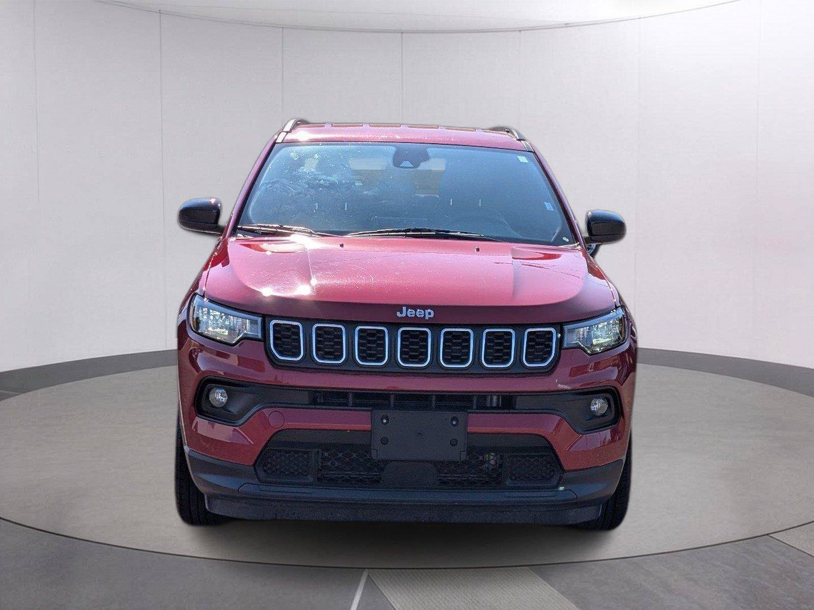 Used 2025 Jeep Compass Latitude AWD/4WD image 9