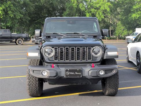 Used 2025 Jeep Wrangler Unlimited Rubicon AWD/4WD image 9