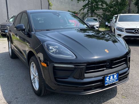 Used 2025 Porsche Macan AWD/4WD image 7