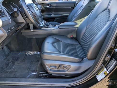 Used 2023 Toyota Camry SE image 11