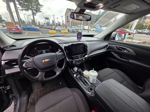 Used 2019 Chevrolet Traverse LT image 12