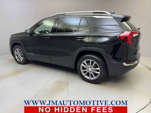 Used 2022 GMC Terrain SLT image 3