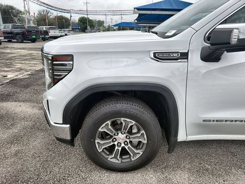 Used 2024 GMC Sierra 1500 SLT AWD/4WD image 32