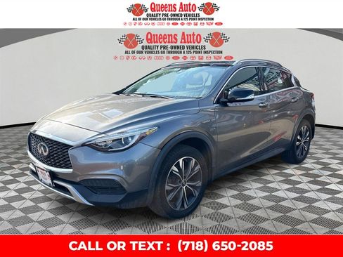 Used 2018 INFINITI QX30 AWD image 2