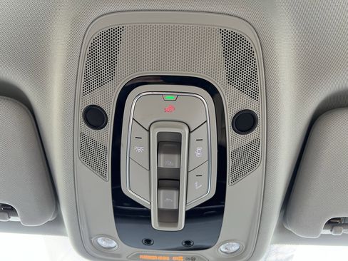 Used 2025 Audi Q7 Premium Plus w/ Premium Plus Package image 28