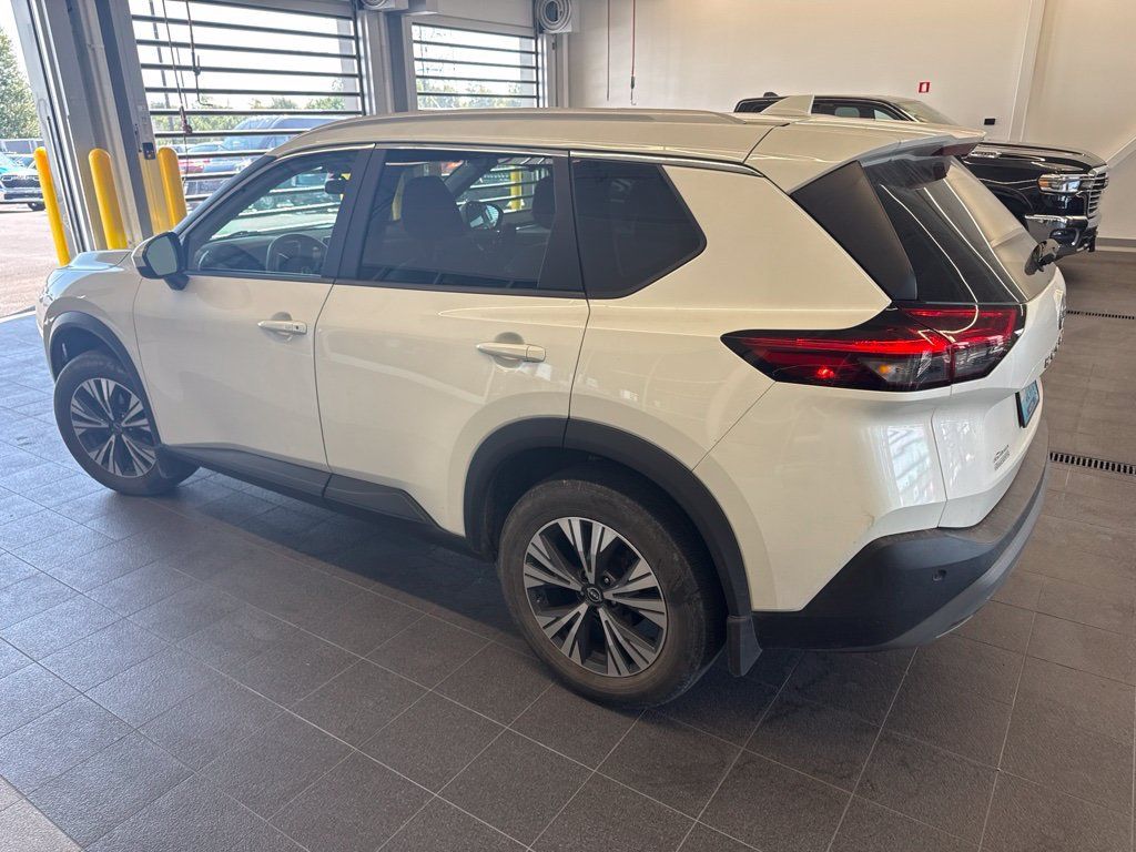 Used 2023 Nissan Rogue SV w/ SV Premium B Package FWD image 4