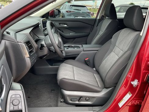 New 2026 Nissan Rogue SV FWD image 13