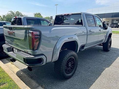 Used 2024 GMC Sierra 2500 AT4 w/ AT4 Premium Plus Package AWD/4WD image 12