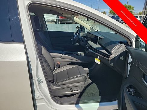 New 2025 Nissan Murano SV AWD/4WD image 17